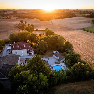  Bed & Breakfast Le Petit Bleu D'hotes Frankrijk